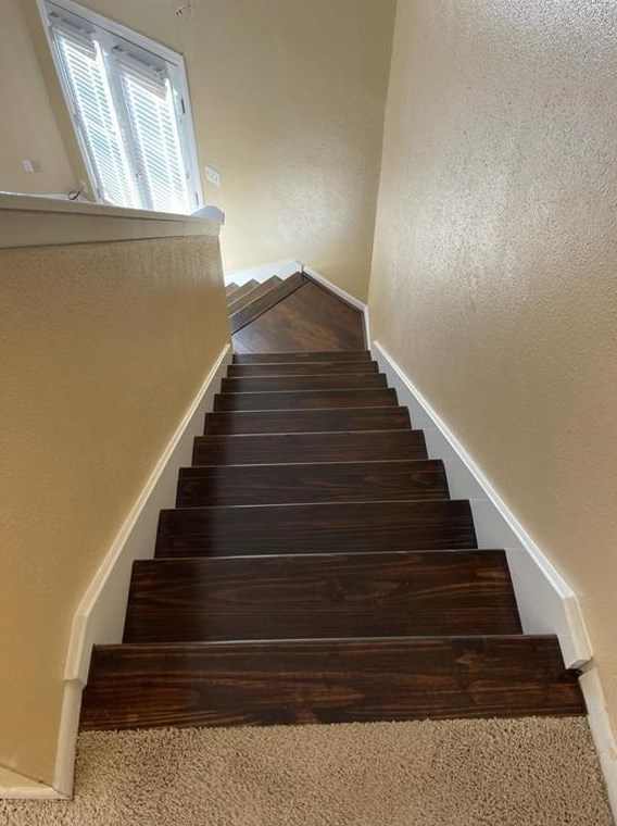 10855 Meadowglen Ln, Houston TX  77042-4000 exterior