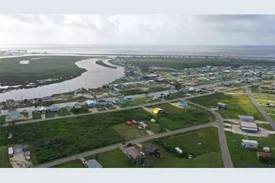 876 County Road 201, Sargent, TX 77414 - Photo 9