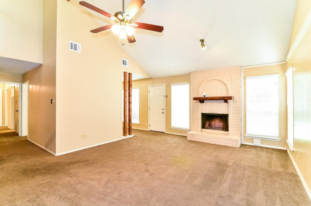5830 Fairview Forest Dr, Houston TX  77088-1216 exterior