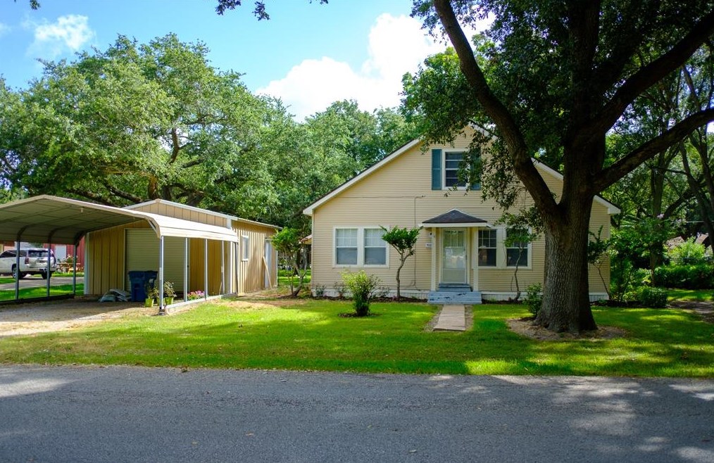 9323 Gene St, Needville, TX 77461