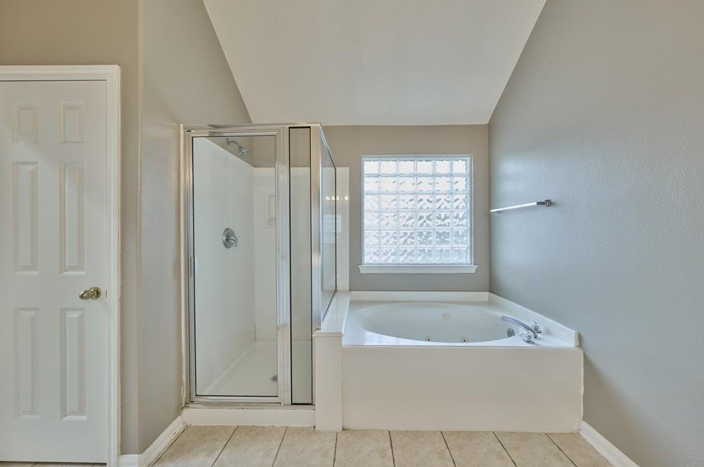 13618 Ingle Oak Ct, Houston TX  77041-1272 exterior