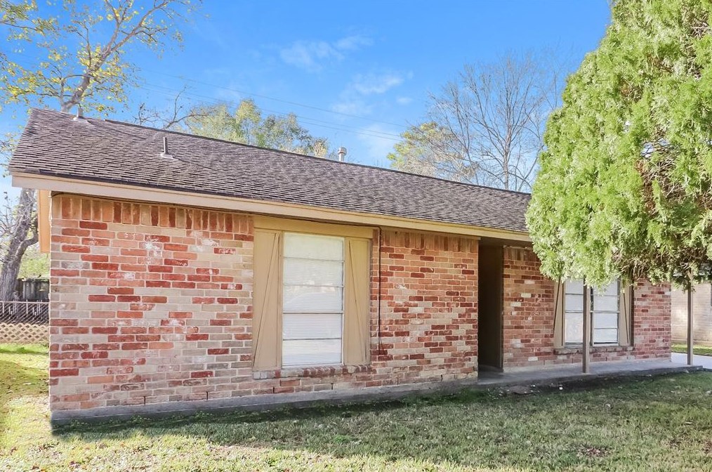 5139 Wickview Ln, Houston TX  77053-3347 exterior