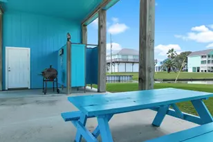 936 Surf Rd, Crystal Beach, TX 77650 - Photo 15