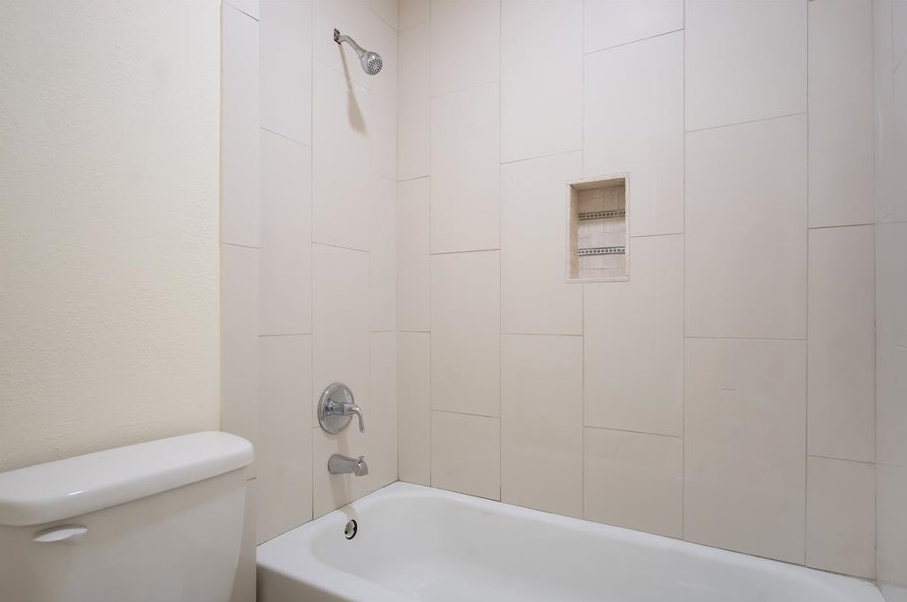 2818 Burke Rd, Pasadena TX 77502-5570 exterior