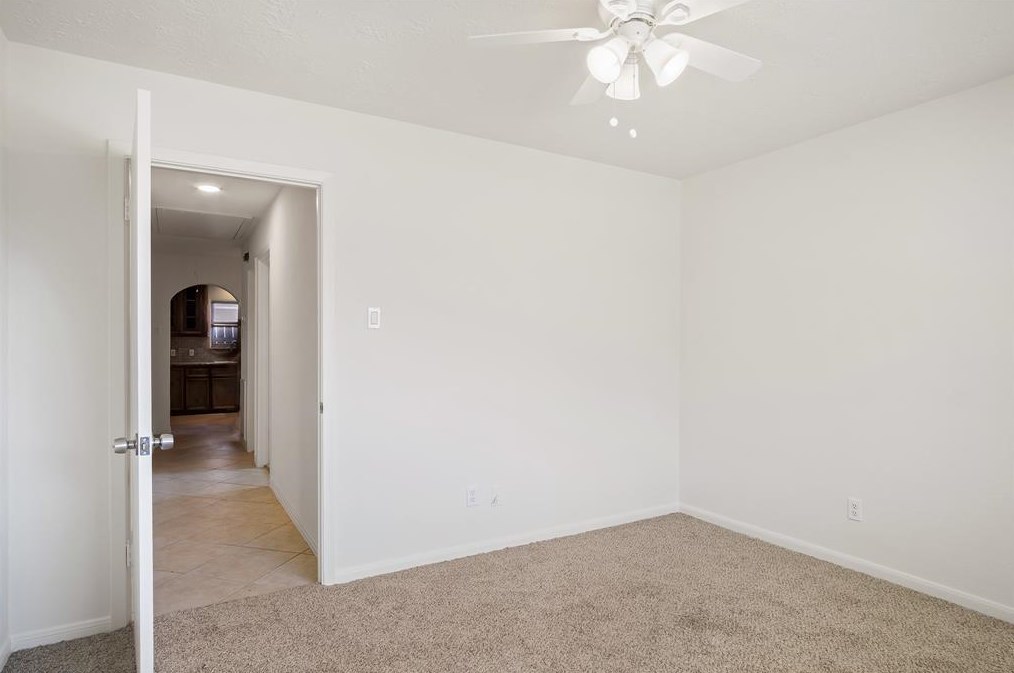 2818 Burke Rd, Pasadena TX 77502-5570 exterior