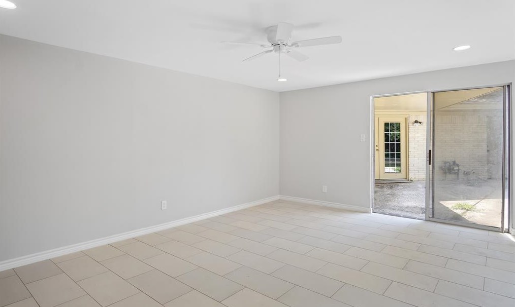 2818 Burke Rd, Pasadena TX 77502-5570 exterior