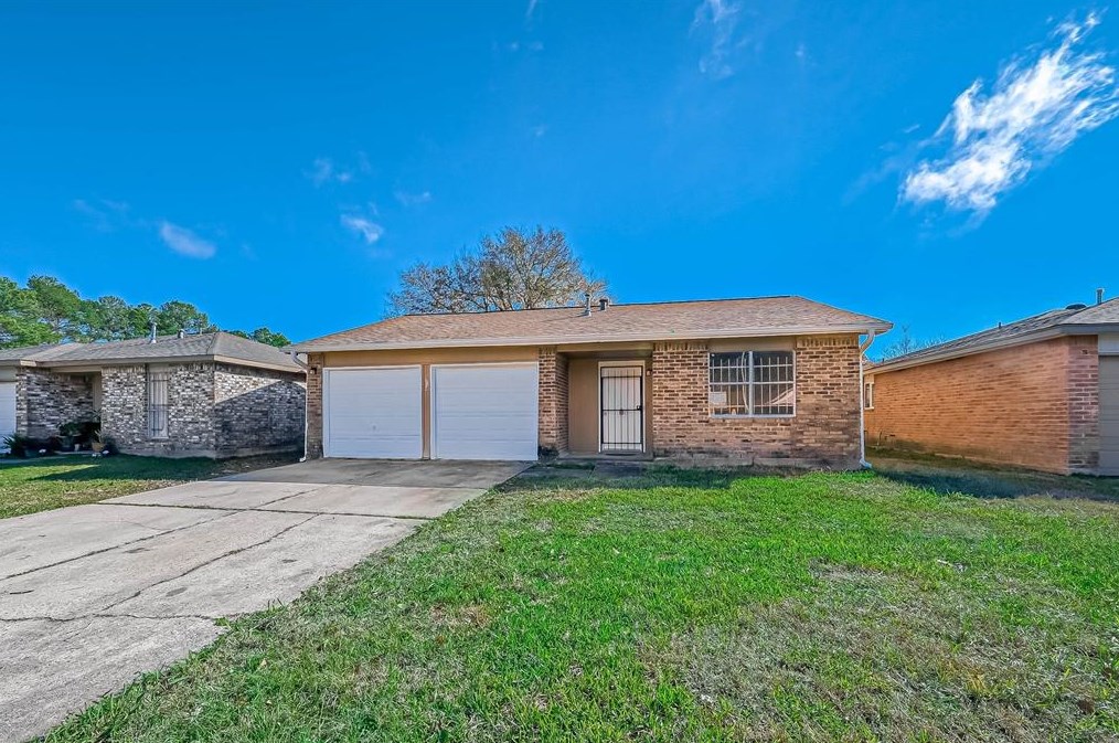 8714 Valley Flag Dr, Houston TX  77078-3706 exterior