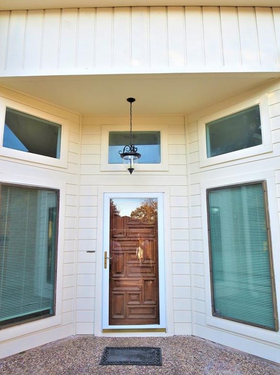 14226 Woodnook Dr, Houston TX  77077-1422 exterior