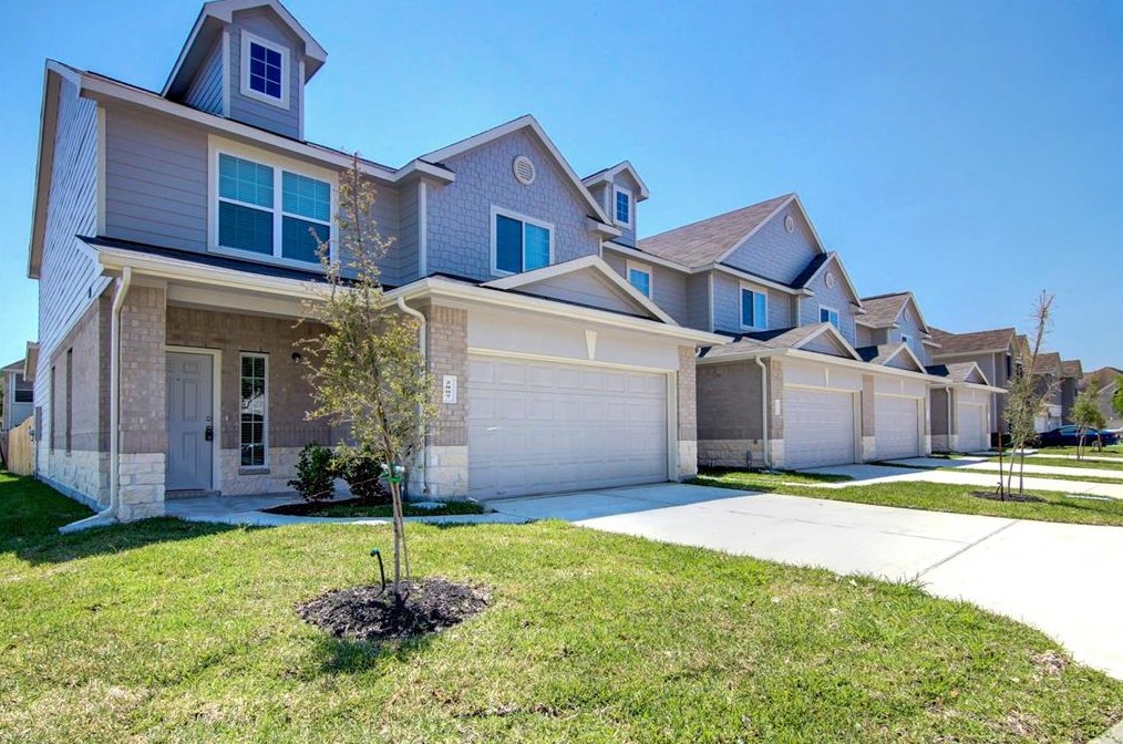 2807 Silver Charm, Houston TX  77014-1927 exterior