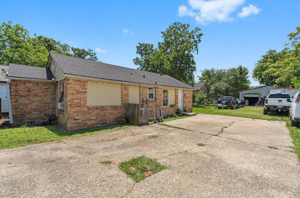 1518 Cresline St, Houston TX  77076-2833 exterior