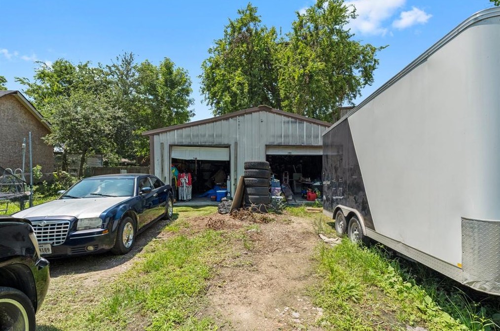 1518 Cresline St, Houston TX  77076-2833 exterior