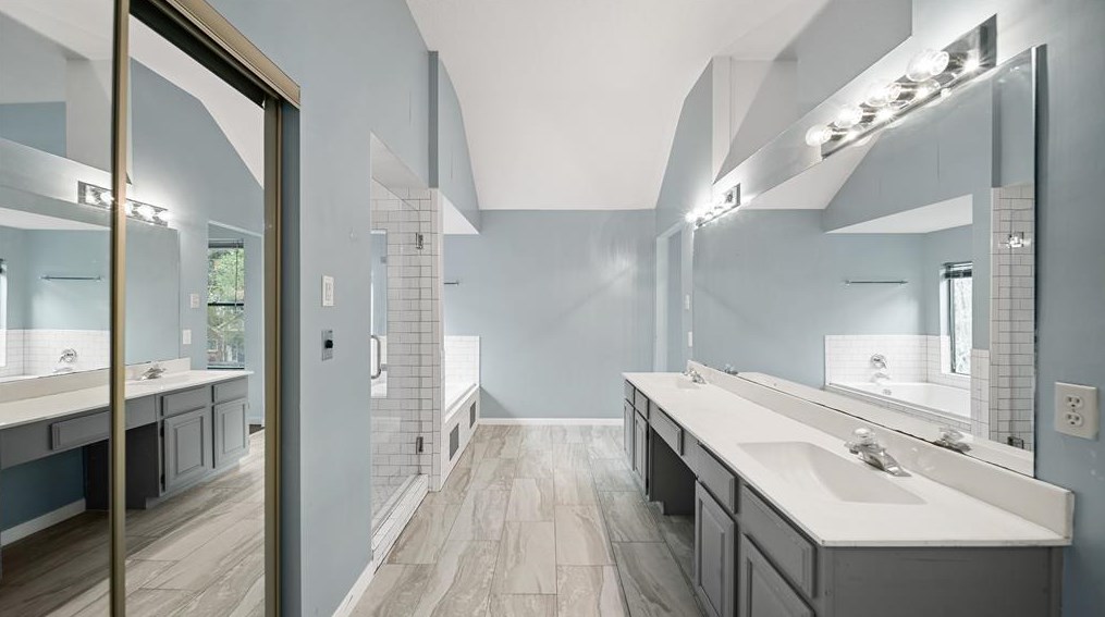 1507 New Cedars Dr, Houston TX  77062-2282 exterior