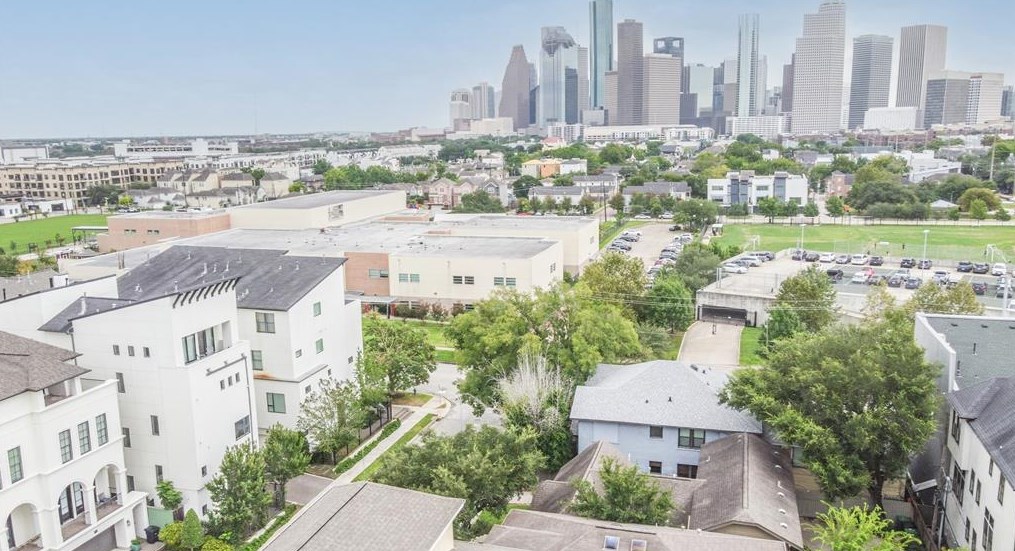308 Clay St, Houston TX  77019-2534 exterior