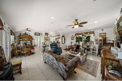 210 Debbie Lane, San Leon, TX 77539 - Photo 5