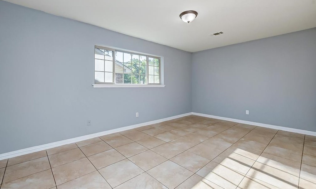 14143 Woodforest, Houston TX  77015 exterior