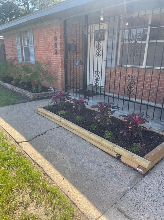 1802 Martha Ln, Pasadena TX 77502-2830 exterior