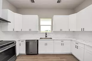 11141 Rd 5503, Cleveland, TX 77327 - Photo 17