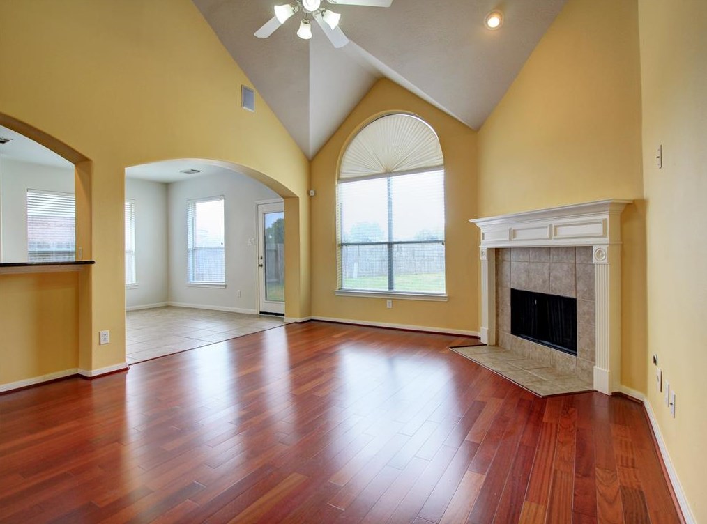 13919 Abbey Ln, Sugar Land TX  77498-6303 exterior