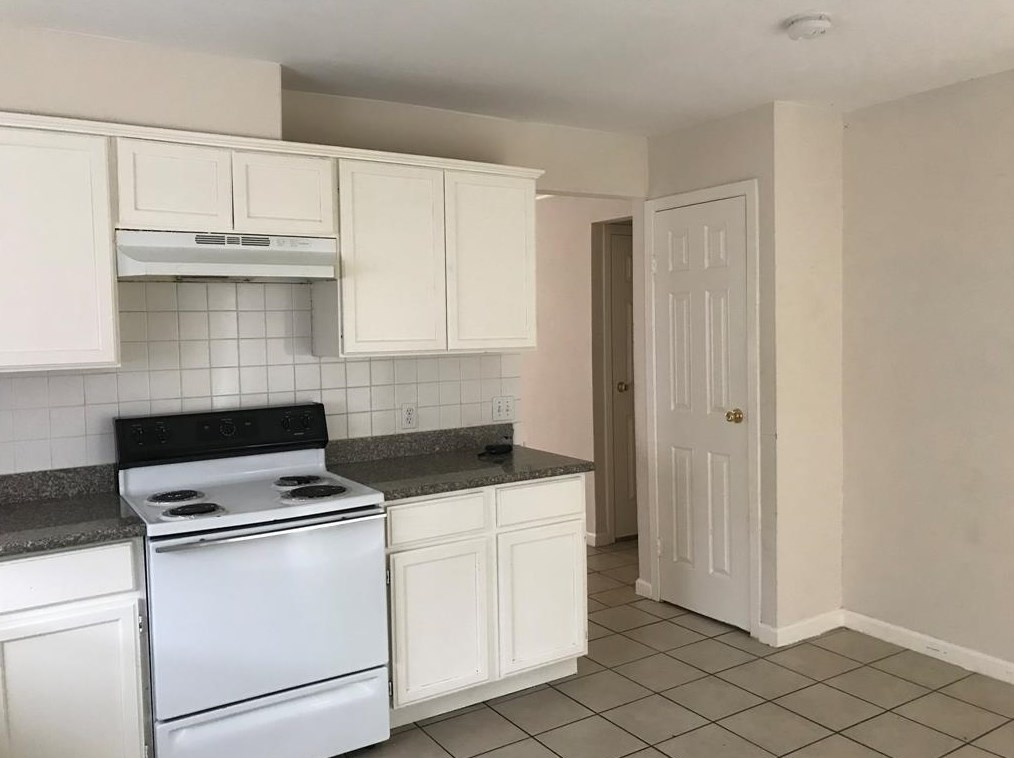 12211 Newbrook Dr, Houston TX  77072-4846 exterior