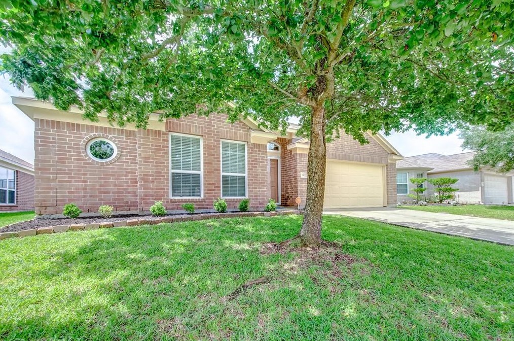 5902 Annatto Dr, Baytown TX  77521-1496 exterior