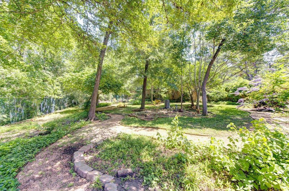 1214 Almond Grove Dr, Houston TX 77077-2505 exterior