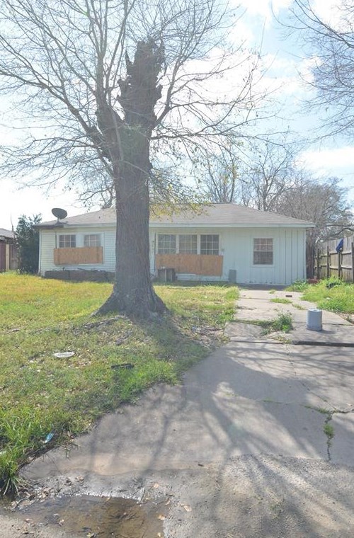 5962 Belcrest St, Houston TX  77033-1328 exterior