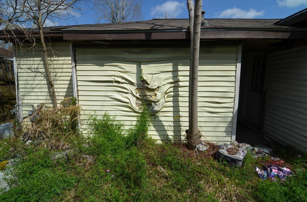 5962 Belcrest St, Houston TX  77033-1206 exterior