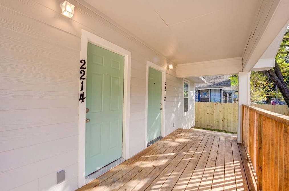 2214 Mckee St, Houston TX  77009-8239 exterior