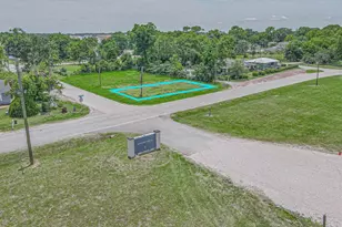 317 Woodson St, Willis, TX 77378 - Photo 11