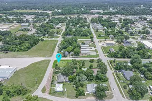 317 Woodson St, Willis, TX 77378 - Photo 7