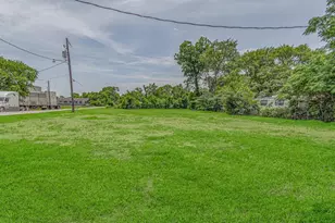 317 Woodson St, Willis, TX 77378 - Photo 3