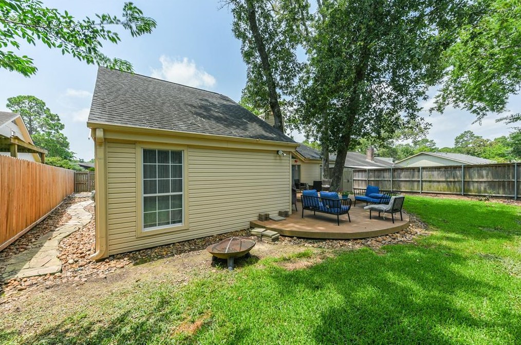 16231 Parksley Dr, Houston TX 77059-4714 exterior