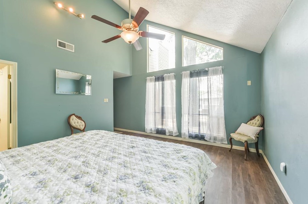 16231 Parksley Dr, Houston TX 77059-4714 exterior