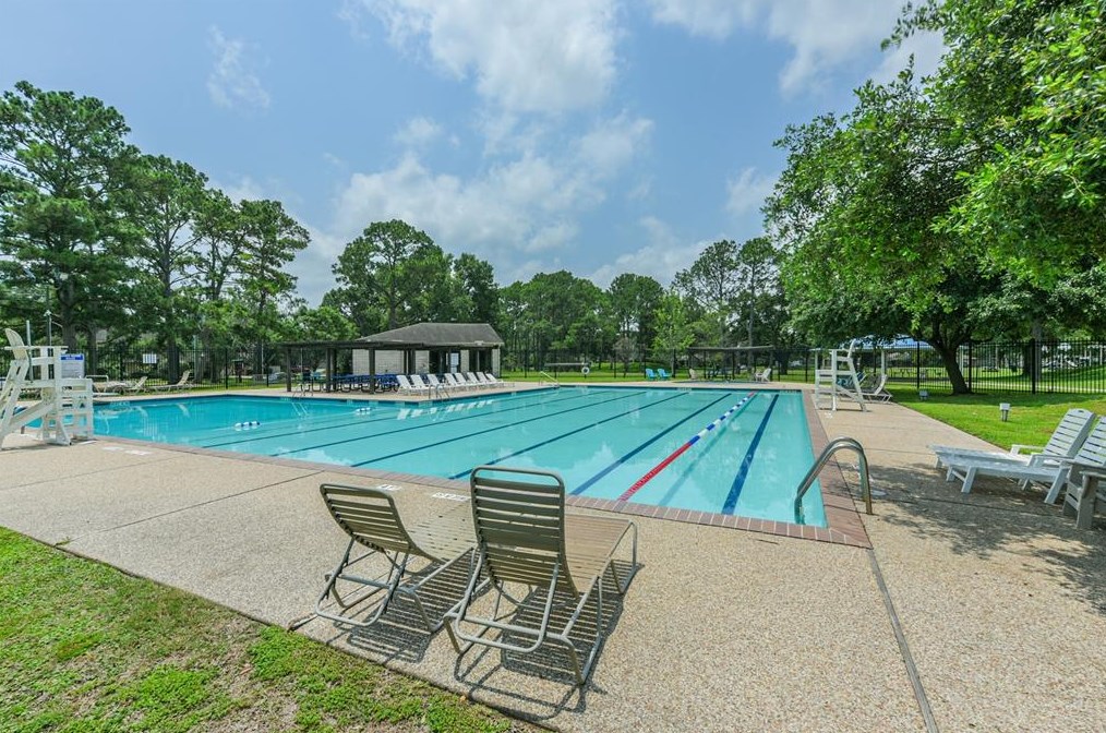 16231 Parksley Dr, Houston TX 77059-4714 exterior