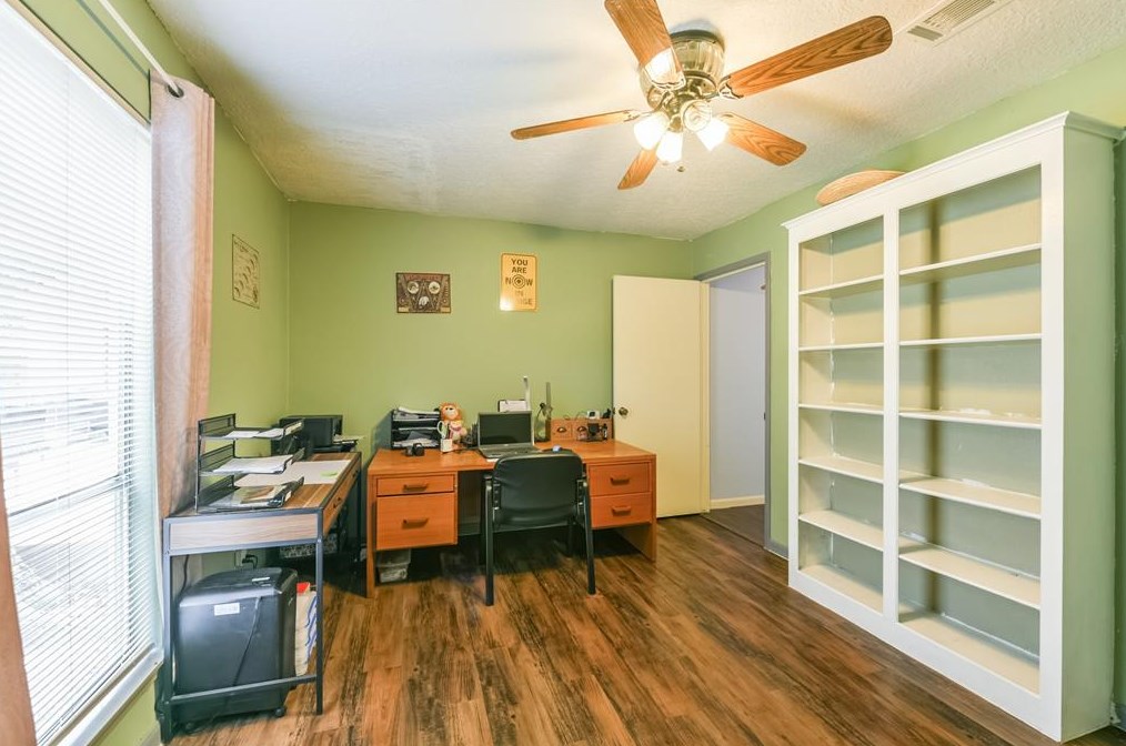 16231 Parksley Dr, Houston TX 77059-4714 exterior