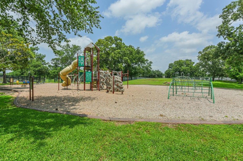 16231 Parksley Dr, Houston TX 77059-4714 exterior