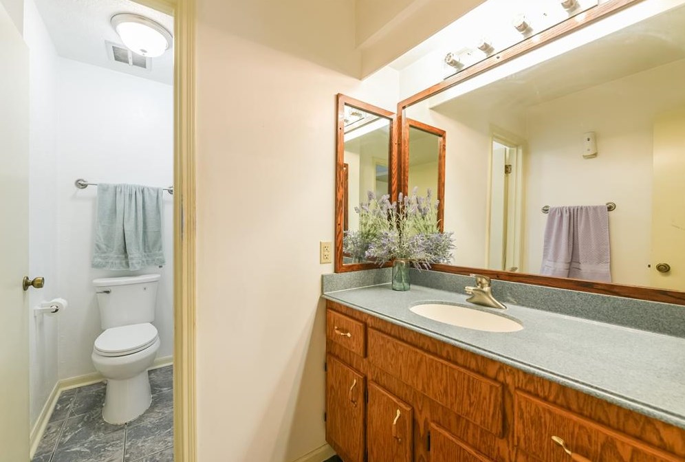 16231 Parksley Dr, Houston TX 77059-4714 exterior