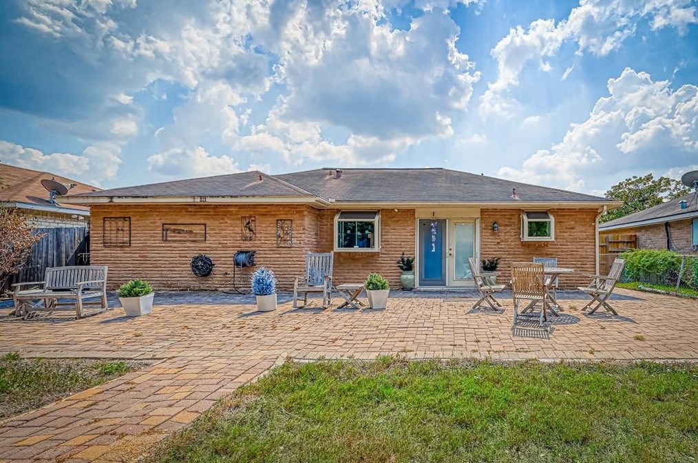 10838 Corona Ln, Houston TX 77072-3253 exterior