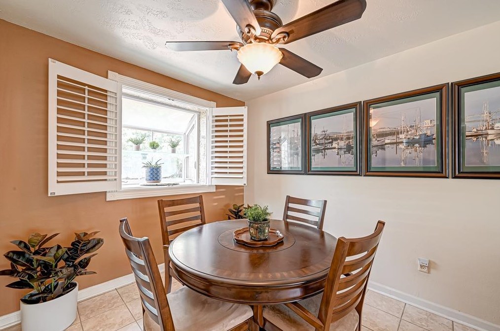 10838 Corona Ln, Houston TX 77072-3253 exterior