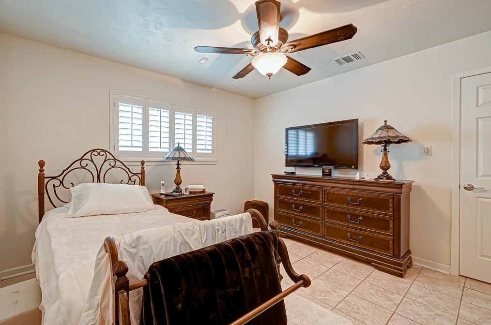 10838 Corona Ln, Houston TX 77072-3253 exterior