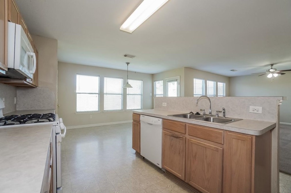 6310 Cottage Stream Ln, Spring TX  77379-8474 exterior