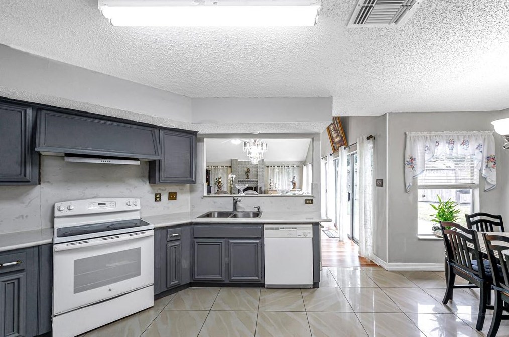 3206 Westwick Dr, Houston TX  77082-2229 exterior