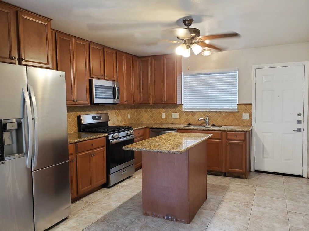 2427 Falling Oaks Rd, Houston TX  77038-4022 exterior