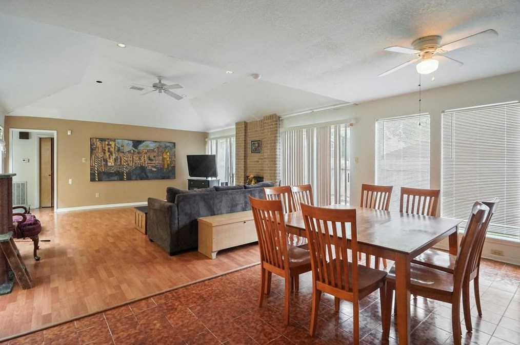 7802 Duffield Ln, Houston TX  77071-2115 exterior