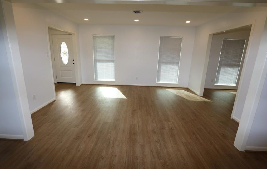 5414 Spellman Rd, Houston TX  77096-6146 exterior