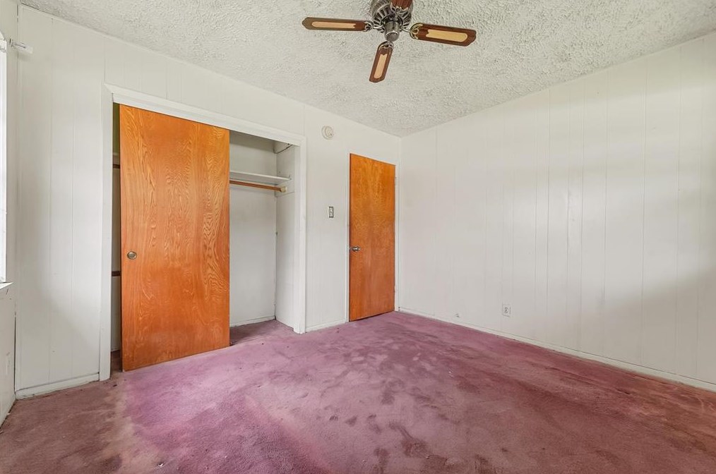 5526 Elm Spg Dr, Houston TX  77048-1837 exterior