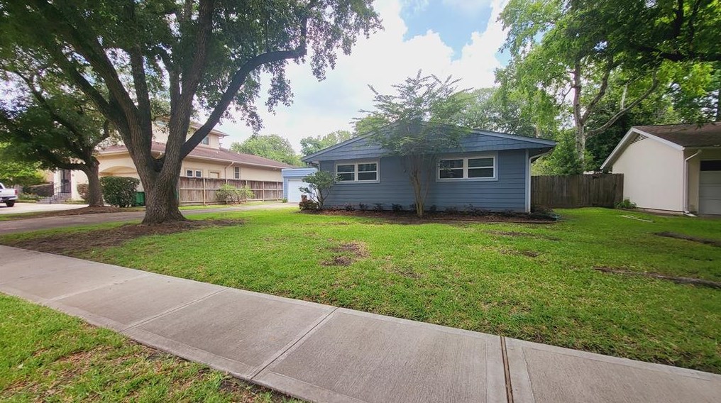 5126 Darnell St, Houston TX  77096-1404 exterior