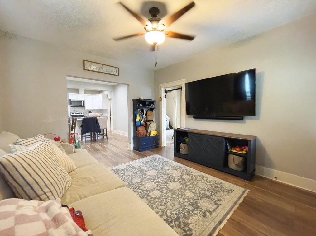 3108 Indiana St, Baytown TX  77520-6014 exterior