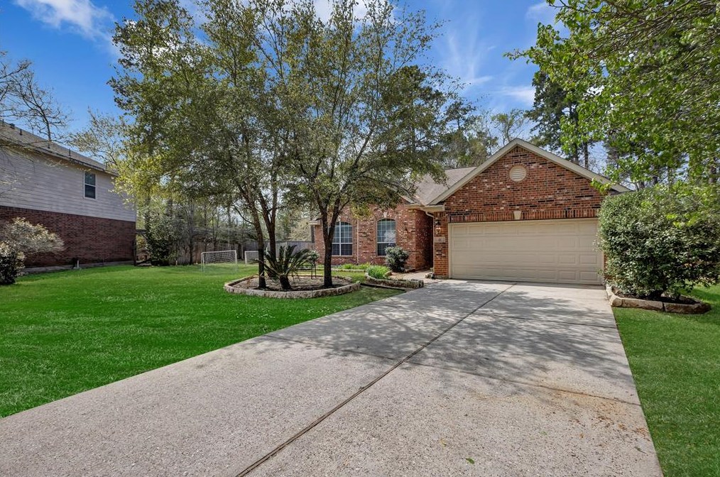 27 Planchard Ct, Spring TX  77382-2334 exterior