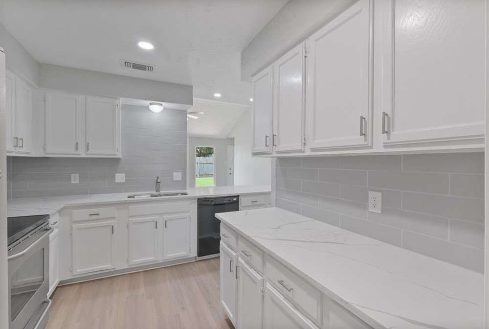 20262 Smithfield Xing Ln, Katy TX  77449-3206 exterior